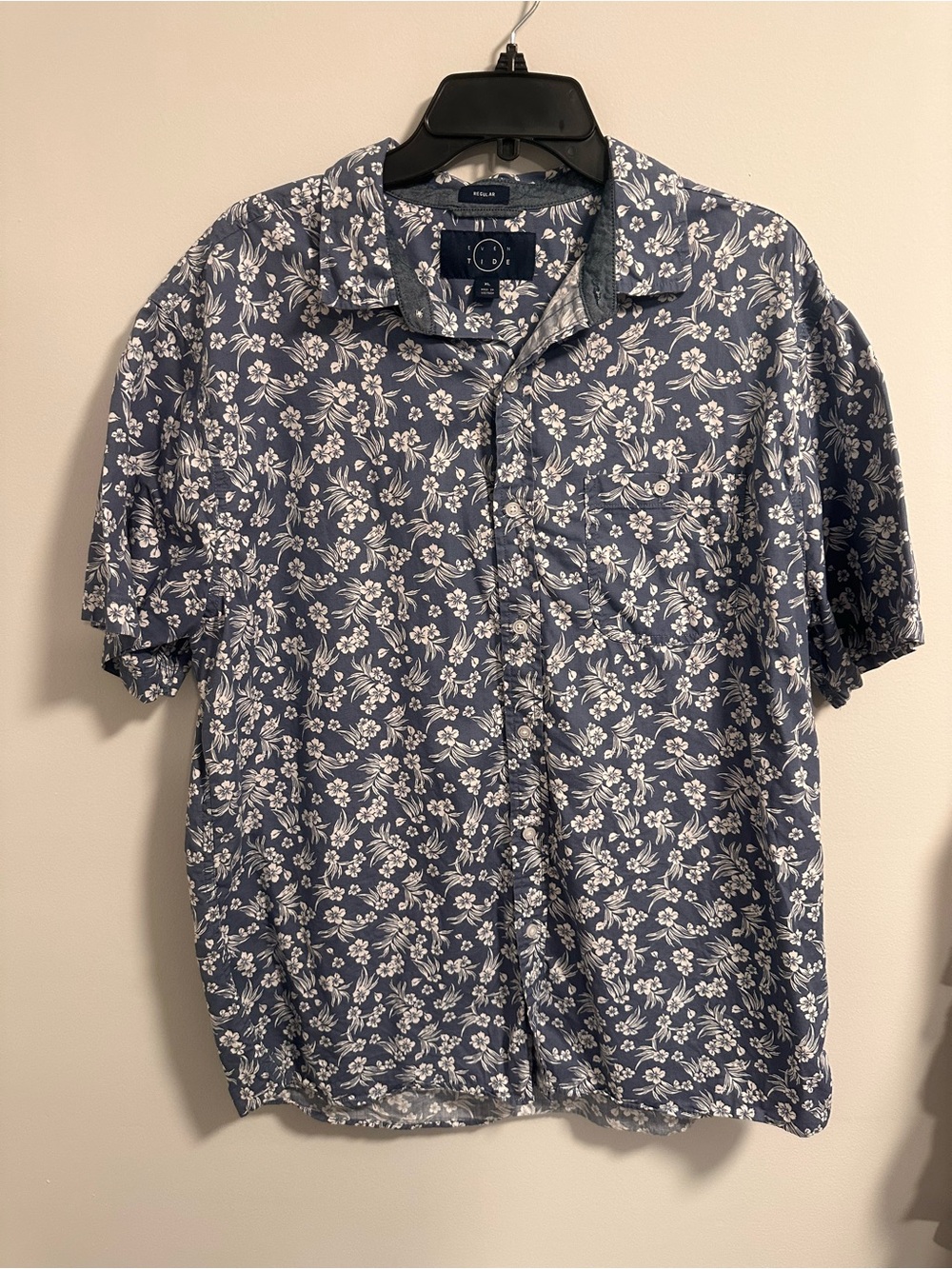 Even Tide Men’s Blue Floral Short-Sleeve Button-Up Shirt